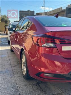 هیۆندای ئەلەنترا